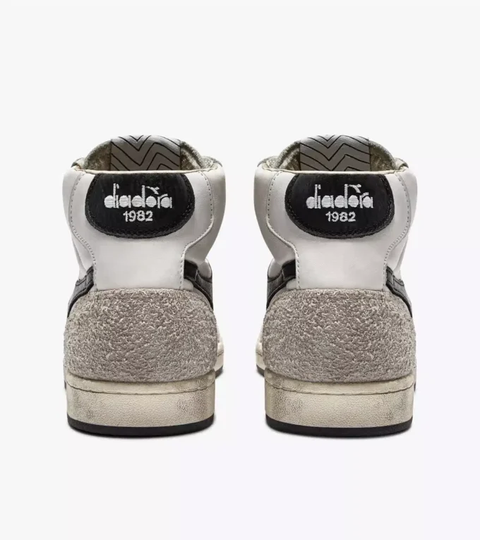 Prestige High Used Heritage sneaker made from leather