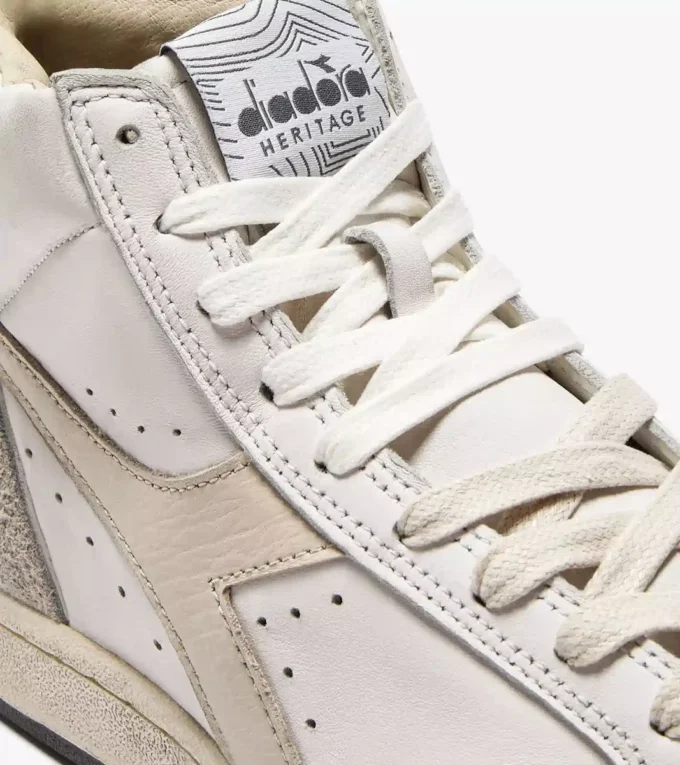 Prestige High Used Heritage sneaker made from leather