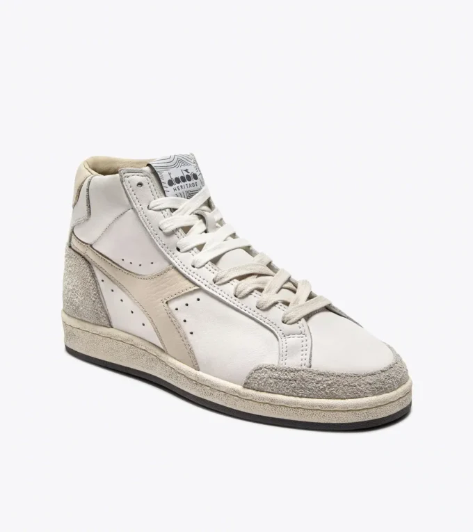 Prestige High Used Heritage sneaker made from leather