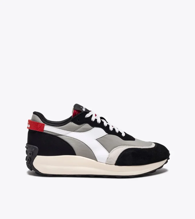 Race Nyl Sporty sneakers – Gender neutral Race Nyl Sporty sneakers – Gender neutral