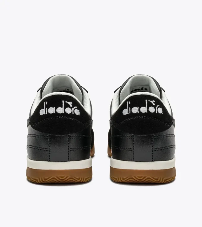 Seoul Indoor Terrace-inspired leather sneakers