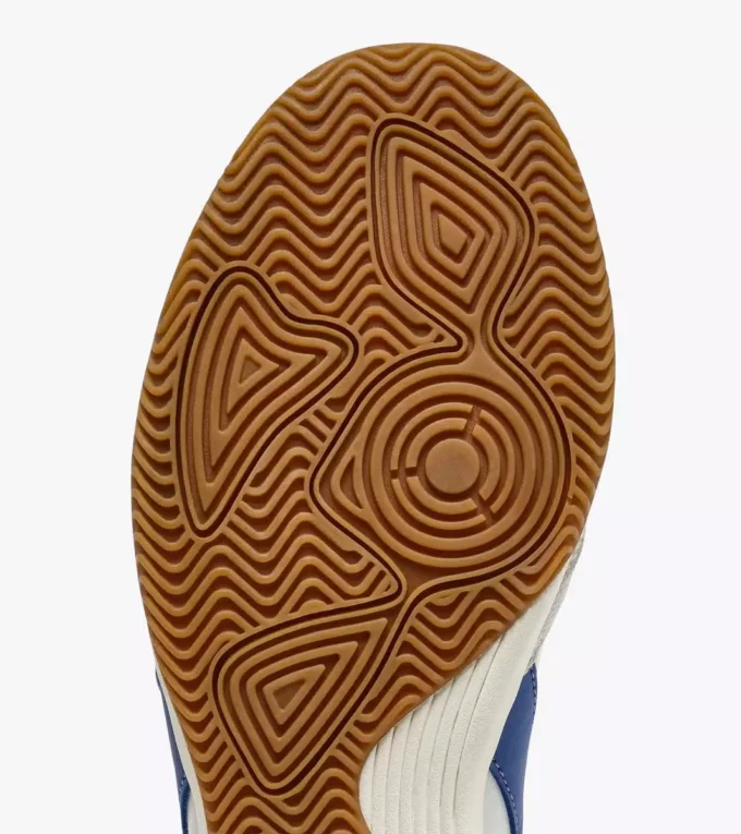 Seoul Indoor Terrace-inspired leather sneakers