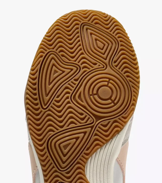 Seoul Indoor Terrace-inspired leather sneakers