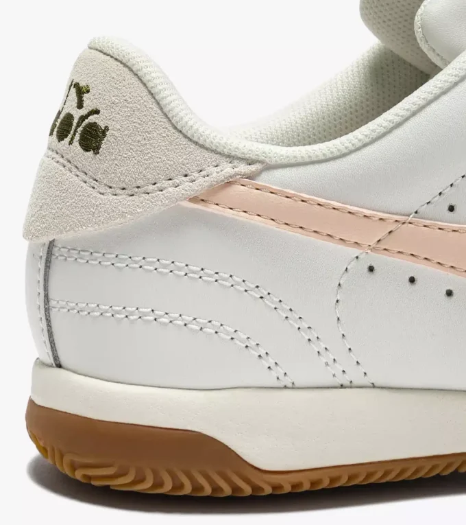 Seoul Indoor Terrace-inspired leather sneakers