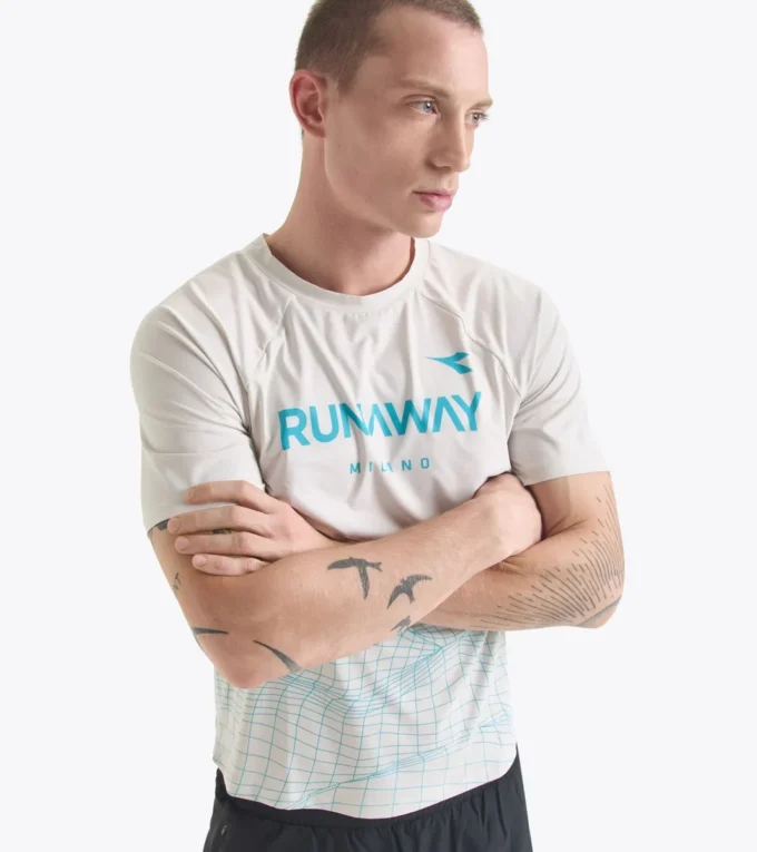 Super Light Ss T-Shirt Runaway Running t-shirt Runaway – Light fabric Super Light Ss T-Shirt Runaway Running t-shirt Runaway – Light fabric