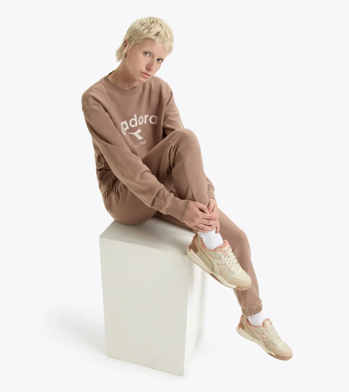Sweatshirt Crew Athl. Logo Crewneck sweatshirt – Gender Neutral Sweatshirt Crew Athl. Logo Crewneck sweatshirt – Gender Neutral