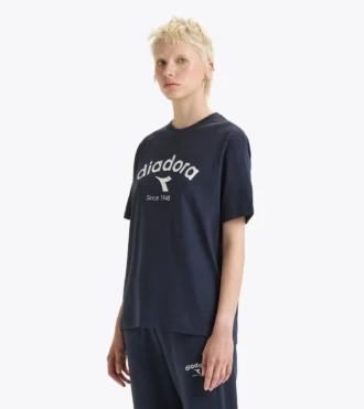 T-Shirt Ss Athl. Logo T-shirt – Gender Neutral