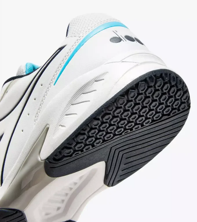 Volee 6 Tennis shoes